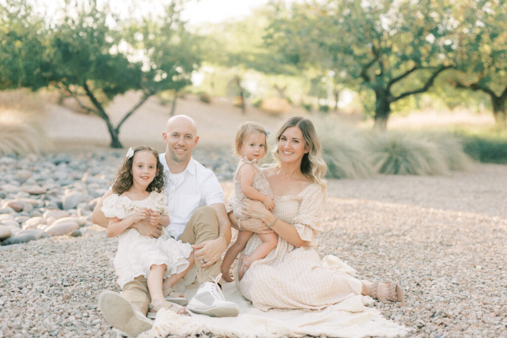5 Tips to Choose Outfit Colors for Your Family Photo Session; Phoenix Newborn Photography; Arizona Maternity Photographer; 